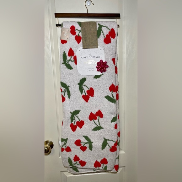 Cozy Cottage Knitted Throw Blanket - Picture 2 of 4